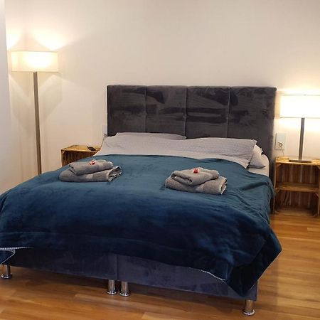 Bungalow An Der Tanne Mit Ueberdachter Terrasse 杜塞尔多夫 外观 照片