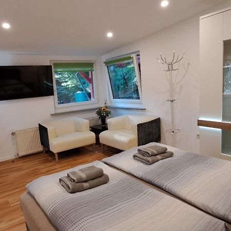 Bungalow An Der Tanne Mit Ueberdachter Terrasse 杜塞尔多夫 外观 照片