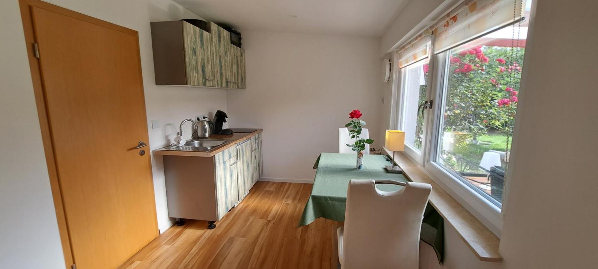 Bungalow An Der Tanne Mit Ueberdachter Terrasse 杜塞尔多夫 外观 照片