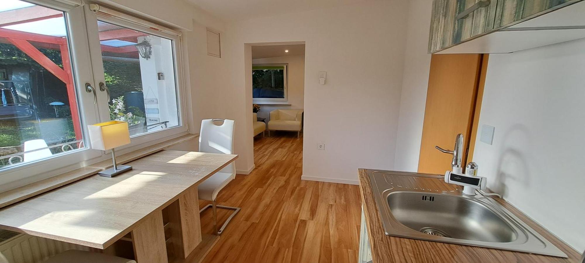 Bungalow An Der Tanne Mit Ueberdachter Terrasse 杜塞尔多夫 外观 照片