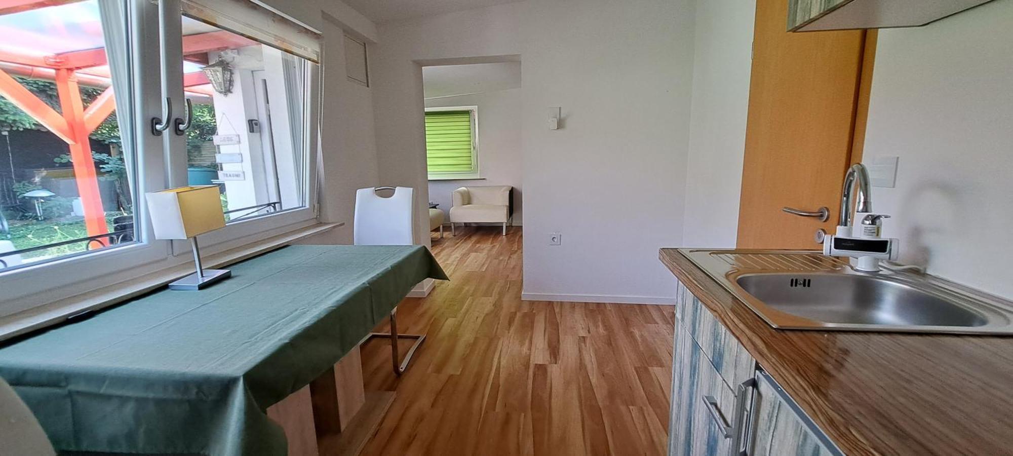 Bungalow An Der Tanne Mit Ueberdachter Terrasse 杜塞尔多夫 外观 照片